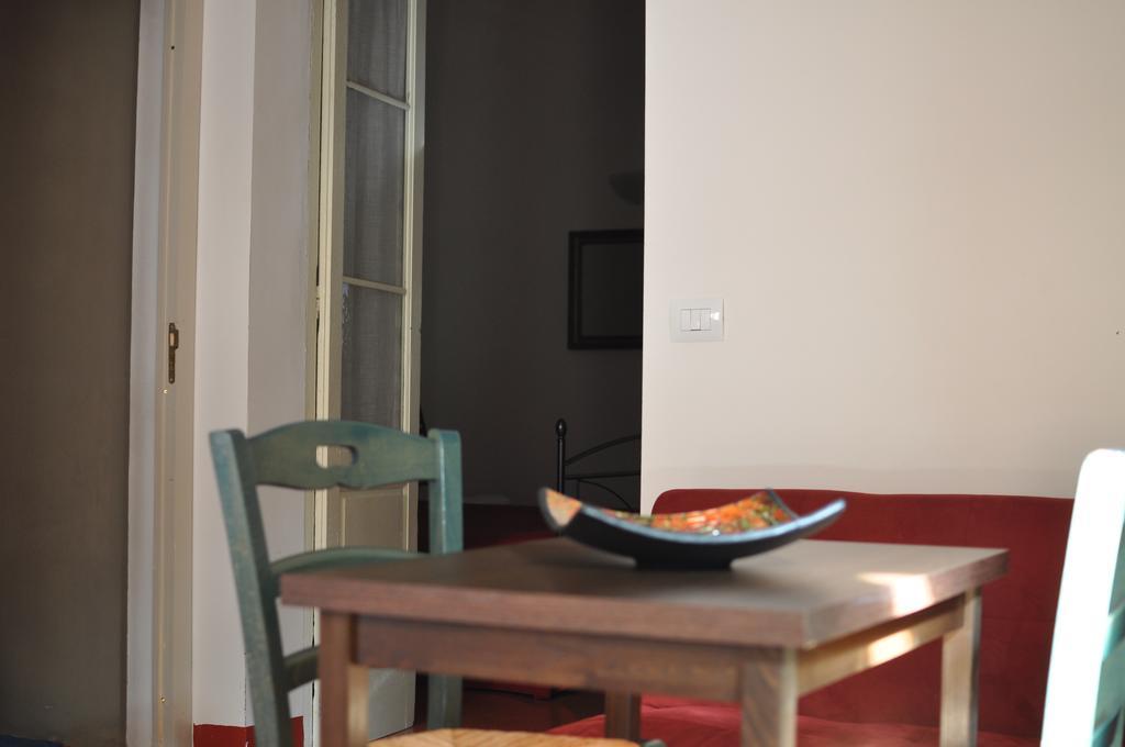 Suite Carducci B&B - Residence ルティリアーノ エクステリア 写真
